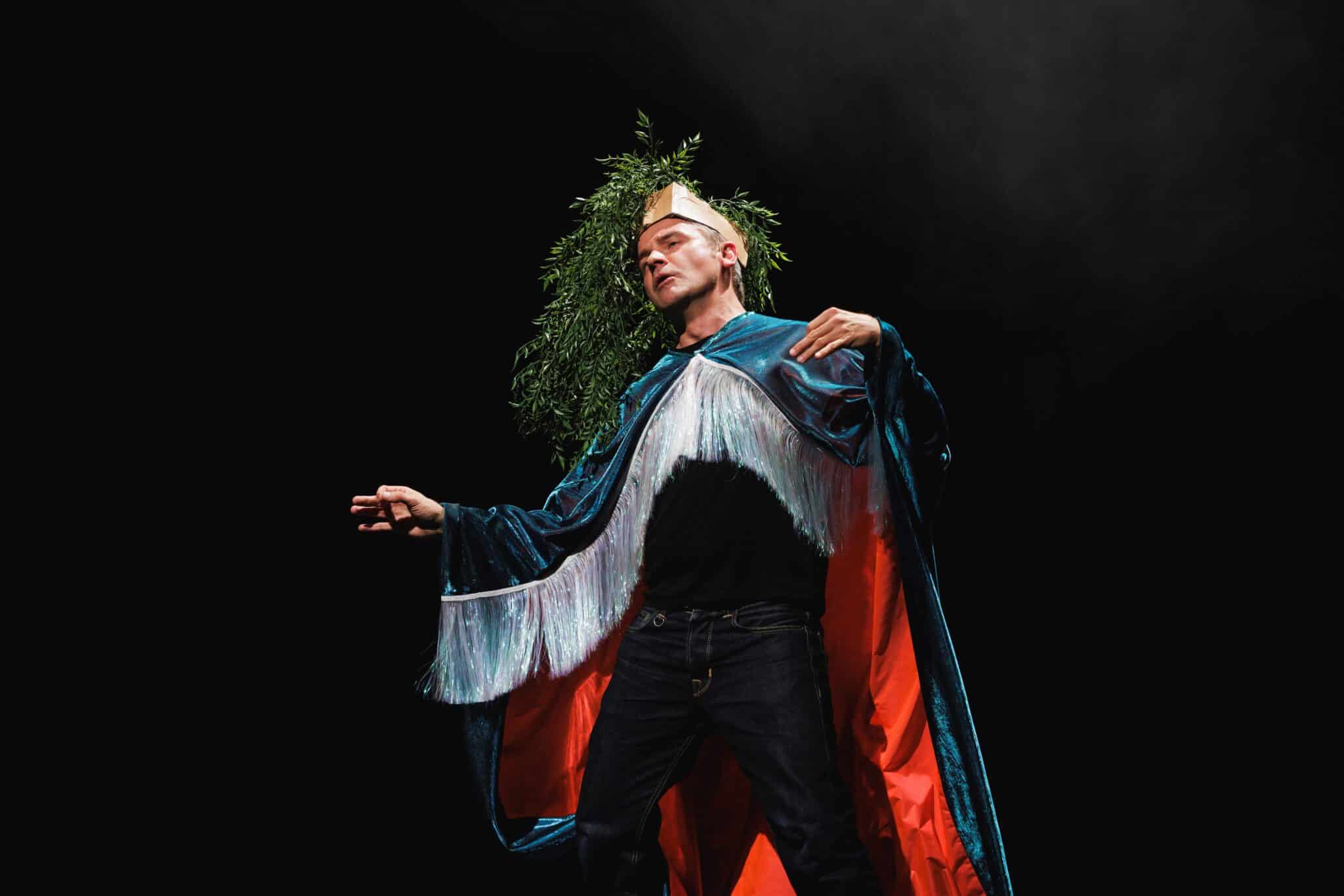 Danseurs du spectacle POMME FRITE sur scène à La Villette, photographie de Gwendal Le Flem