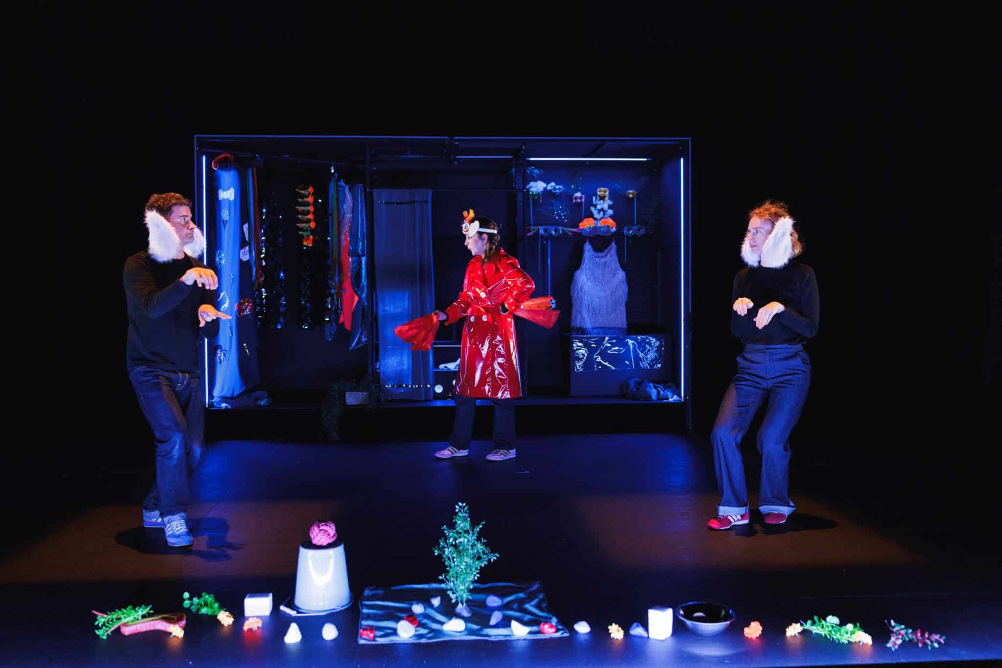 Danseurs du spectacle POMME FRITE sur scène à La Villette, photographie de Gwendal Le Flem